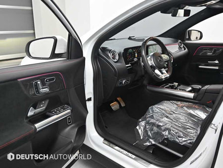 Mercedes-Benz GLA-Class — photo 11