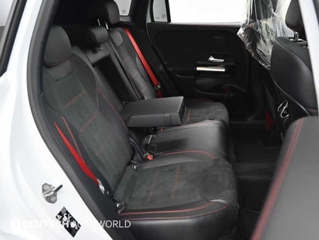 Mercedes-Benz GLA-Class — photo 12