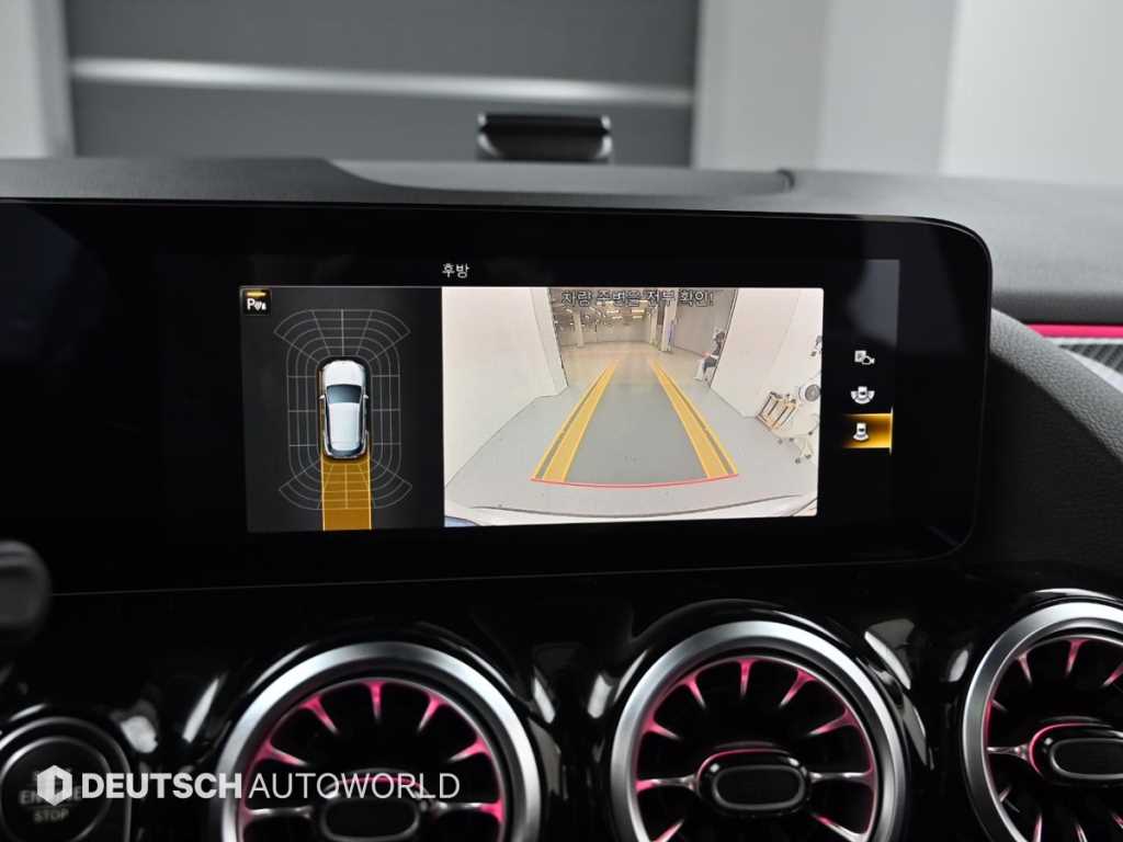 Mercedes-Benz GLA-Class — photo 15