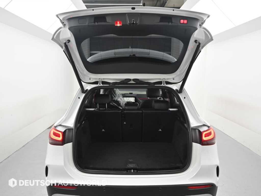 Mercedes-Benz GLA-Class — photo 19