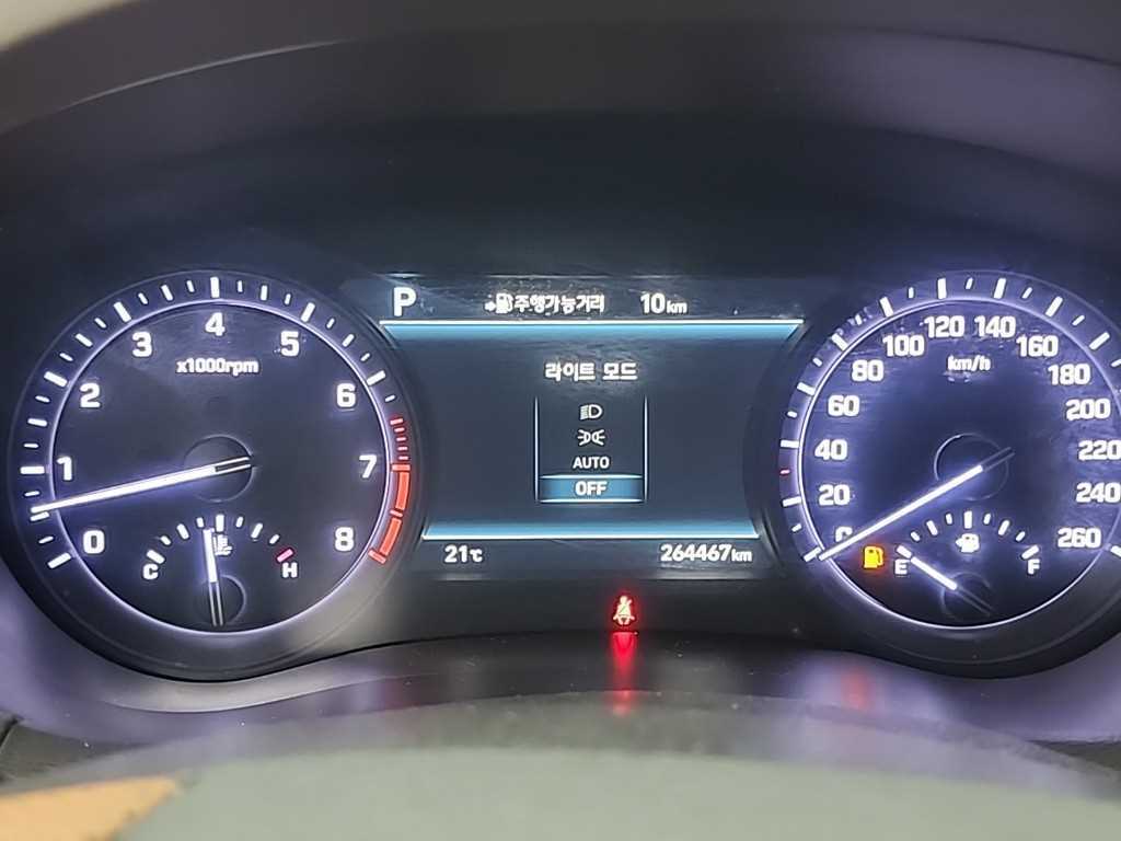 Genesis G80 — photo 06
