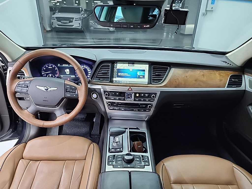 Genesis G80 — photo 07