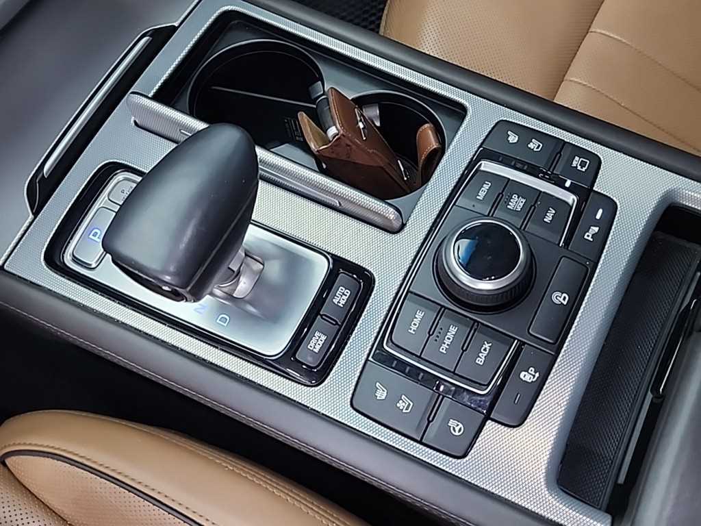 Genesis G80 — photo 08