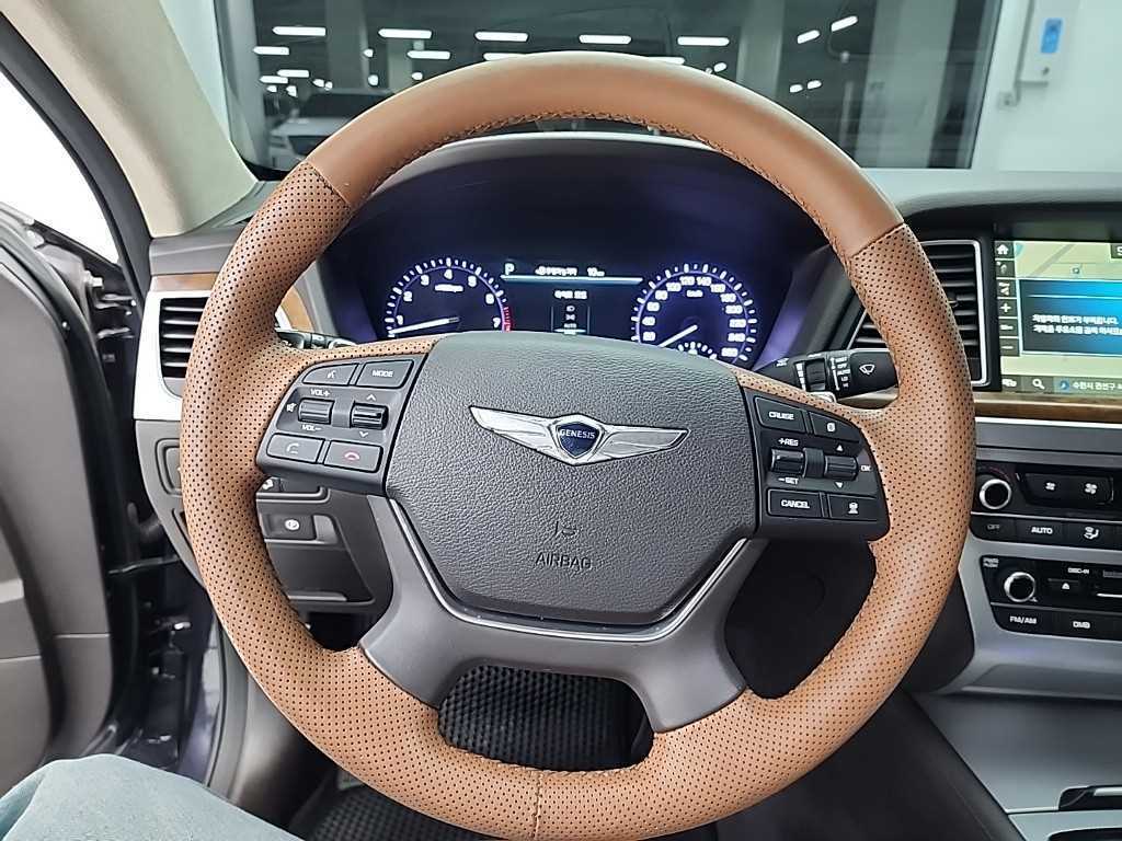 Genesis G80 — photo 09