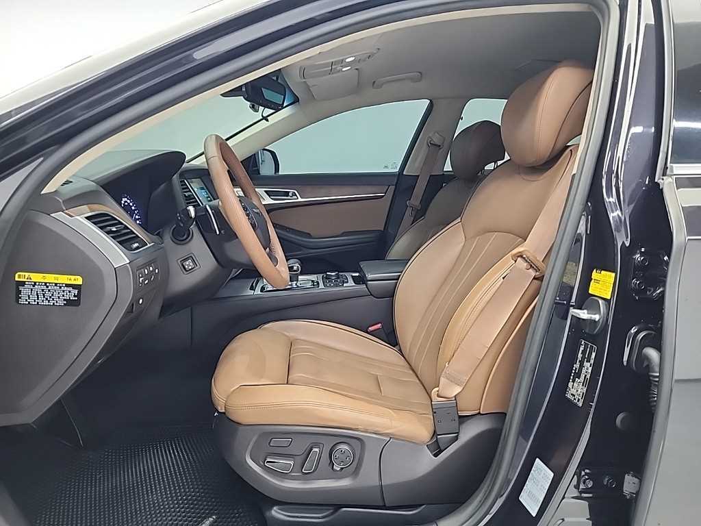 Genesis G80 — photo 11