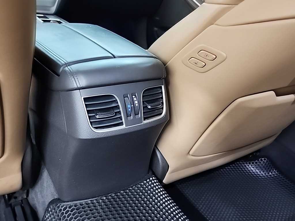 Genesis G80 — photo 13