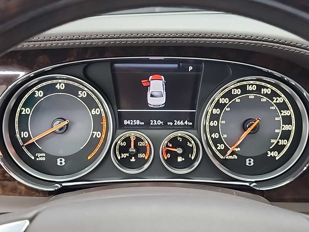Bentley Flying Spur — photo 06