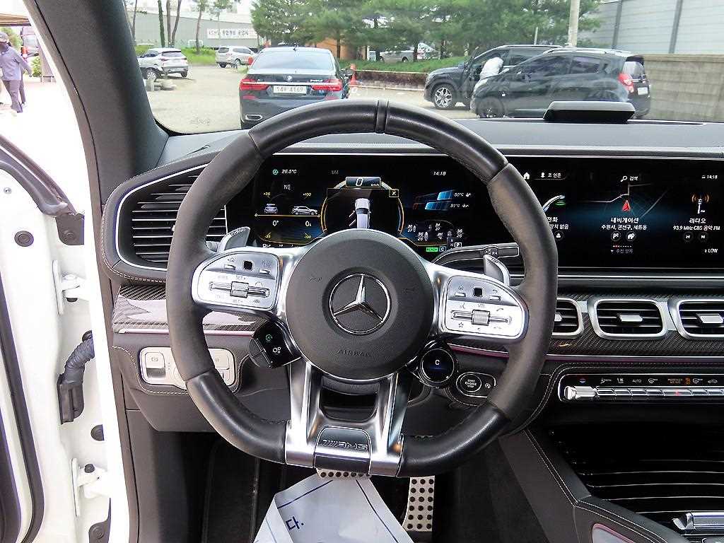 Mercedes-Benz GLE-Class — photo 08