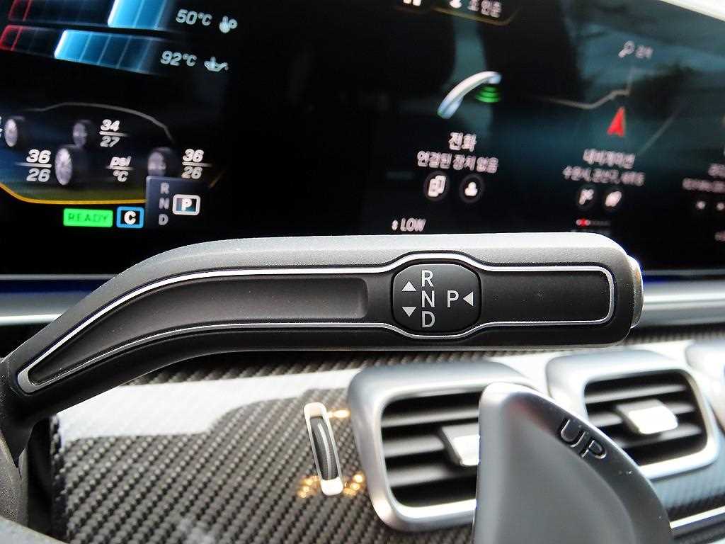 Mercedes-Benz GLE-Class — photo 11