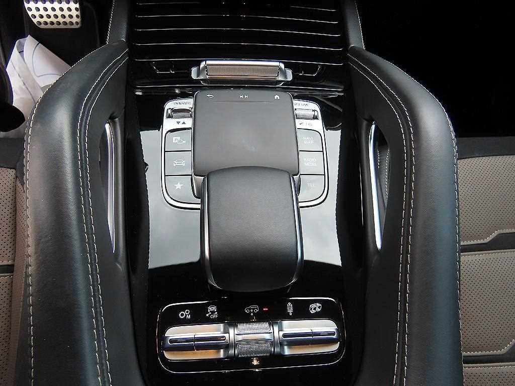 Mercedes-Benz GLE-Class — photo 12