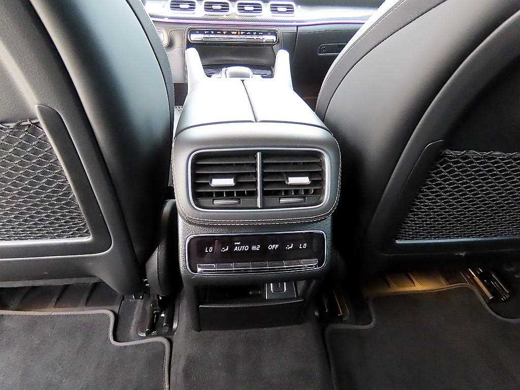 Mercedes-Benz GLE-Class — photo 14