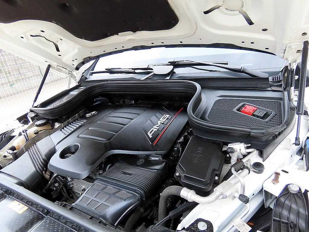Mercedes-Benz GLE-Class — photo 19