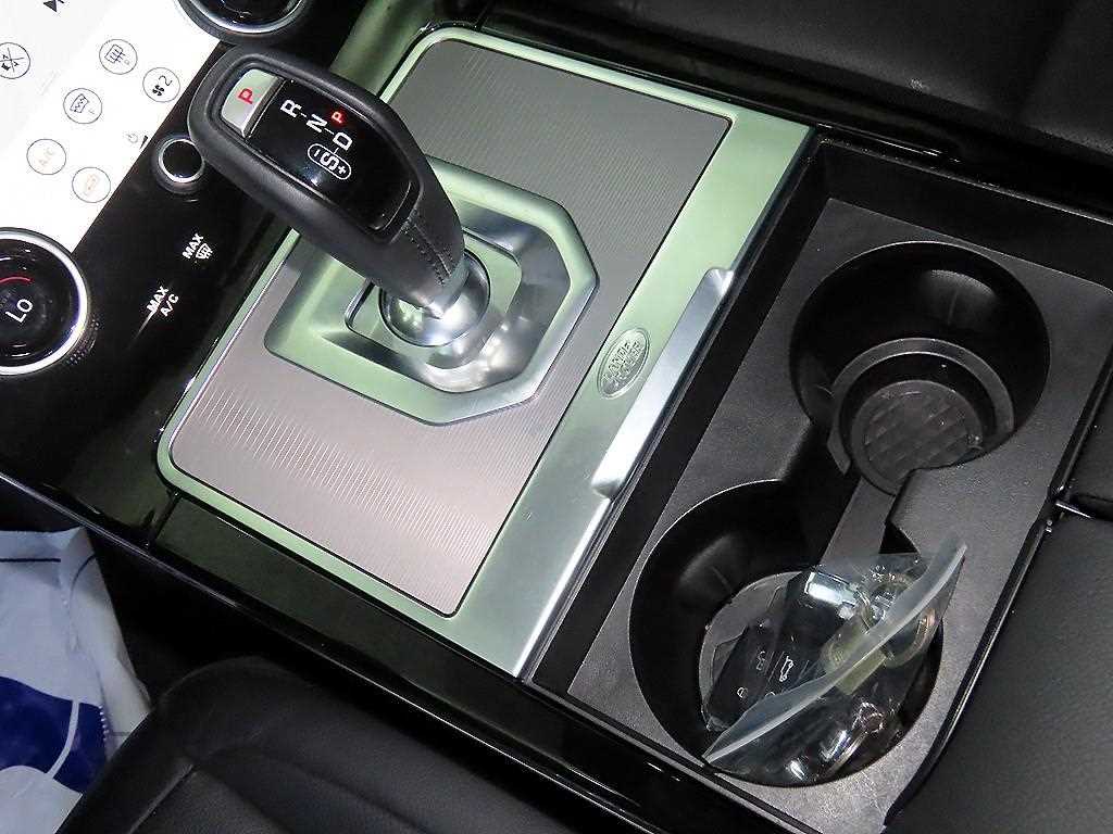 Land Rover Range Rover Evoque — photo 12