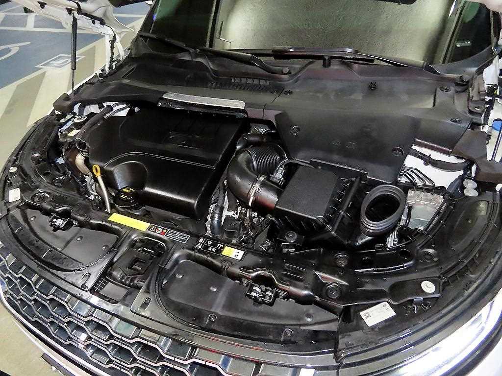 Land Rover Range Rover Evoque — photo 19