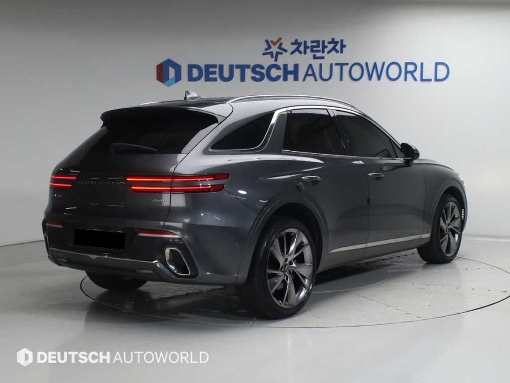 Genesis GV70 — photo 02