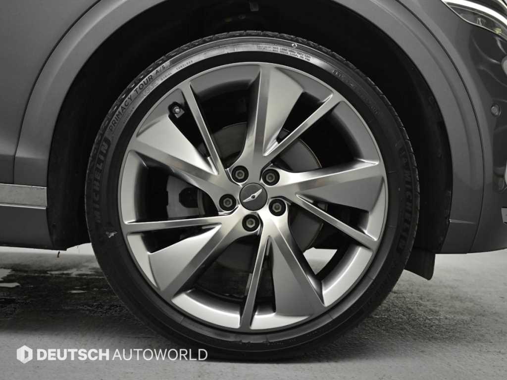 Genesis GV70 — photo 05