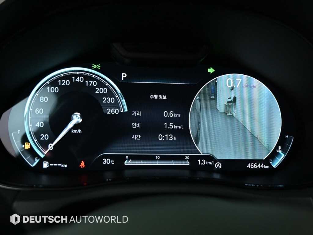 Genesis GV70 — photo 08