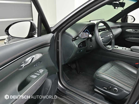Genesis GV70 — photo 11