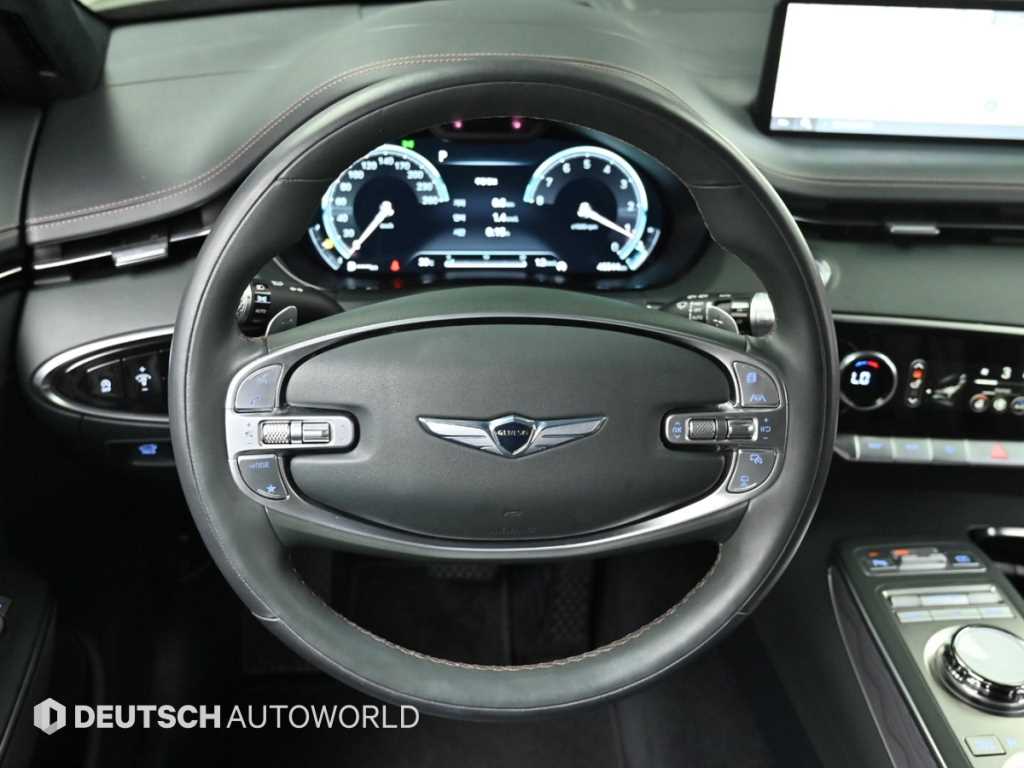 Genesis GV70 — photo 13