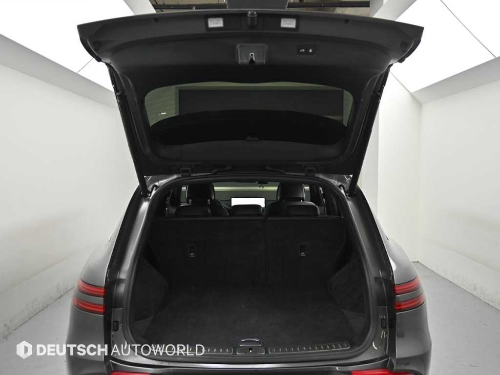 Genesis GV70 — photo 19