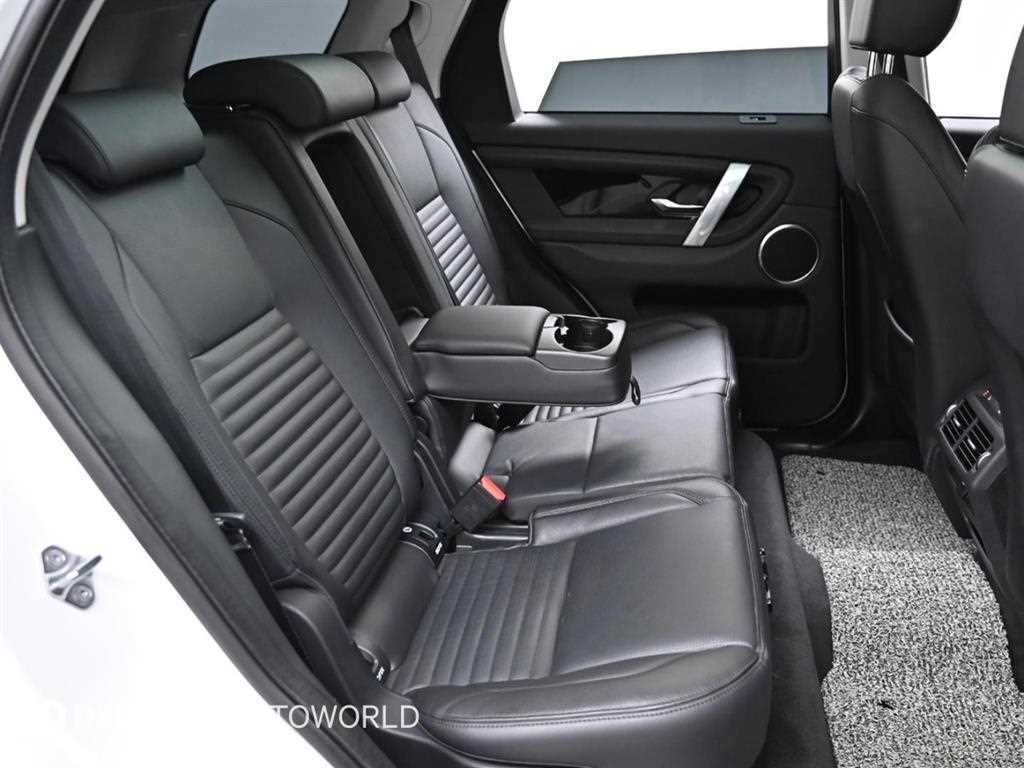 Land Rover Discovery Sport — photo 12