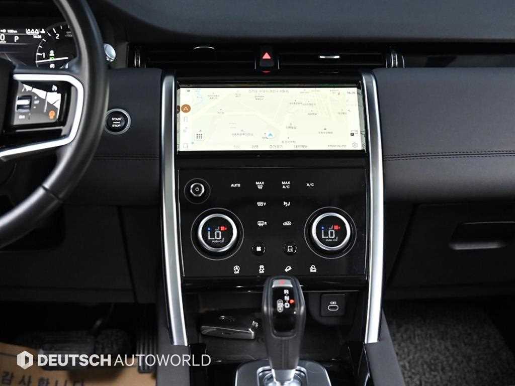 Land Rover Discovery Sport — photo 14