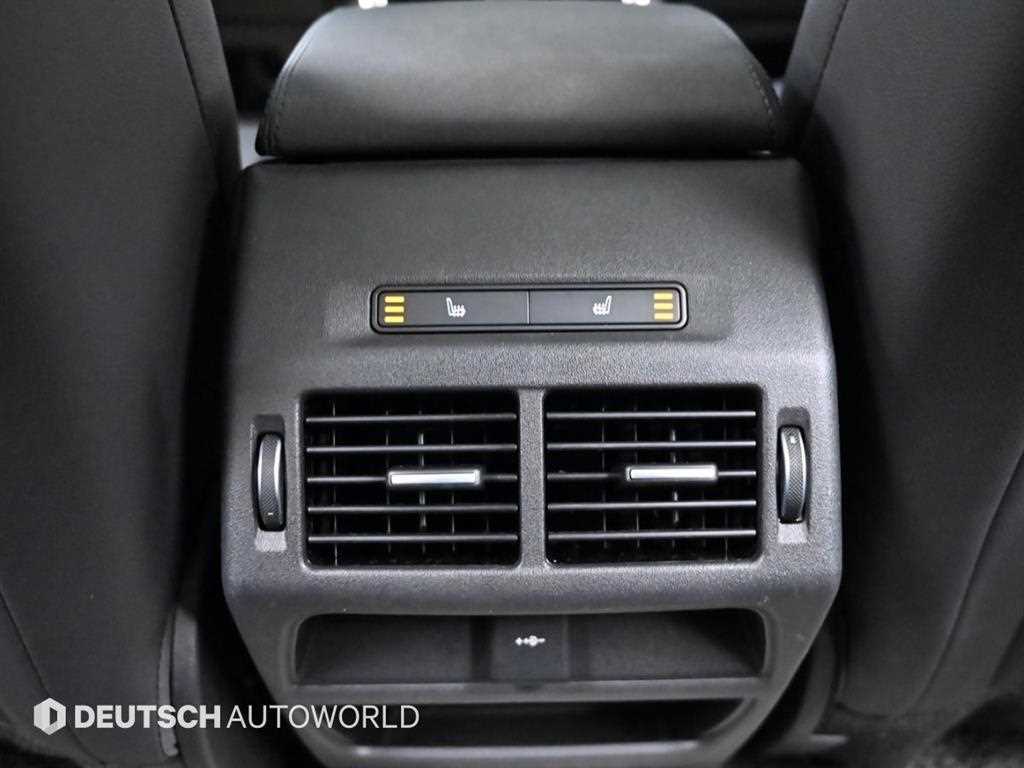 Land Rover Discovery Sport — photo 16