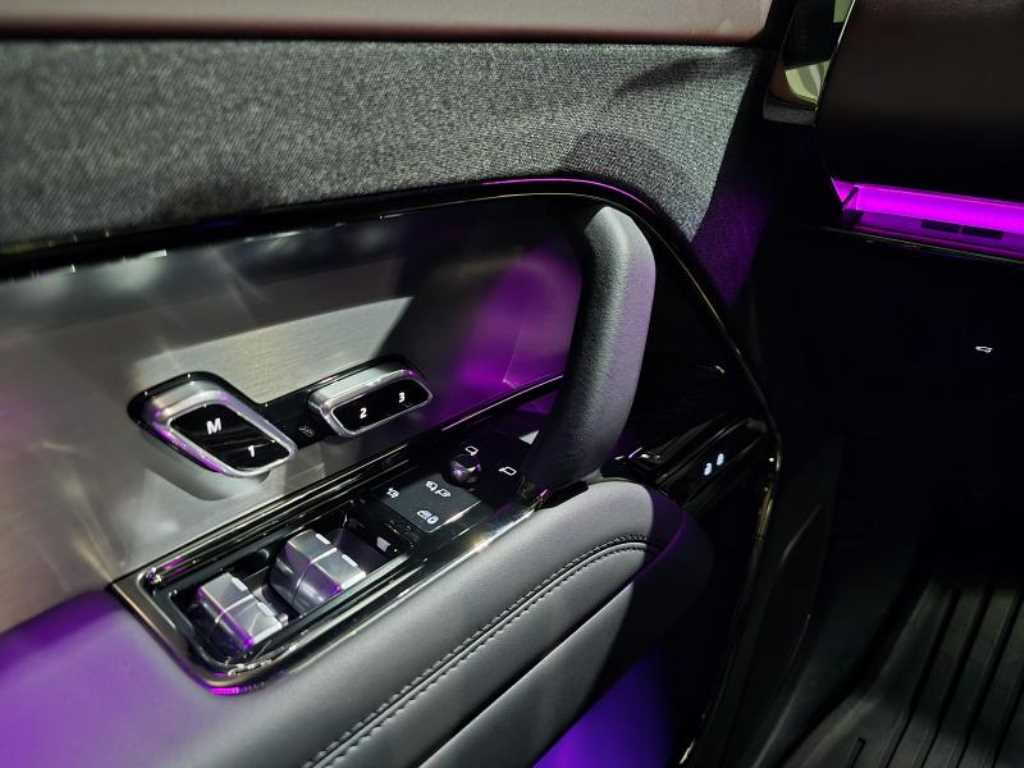 Land Rover Range Rover Sport — photo 10