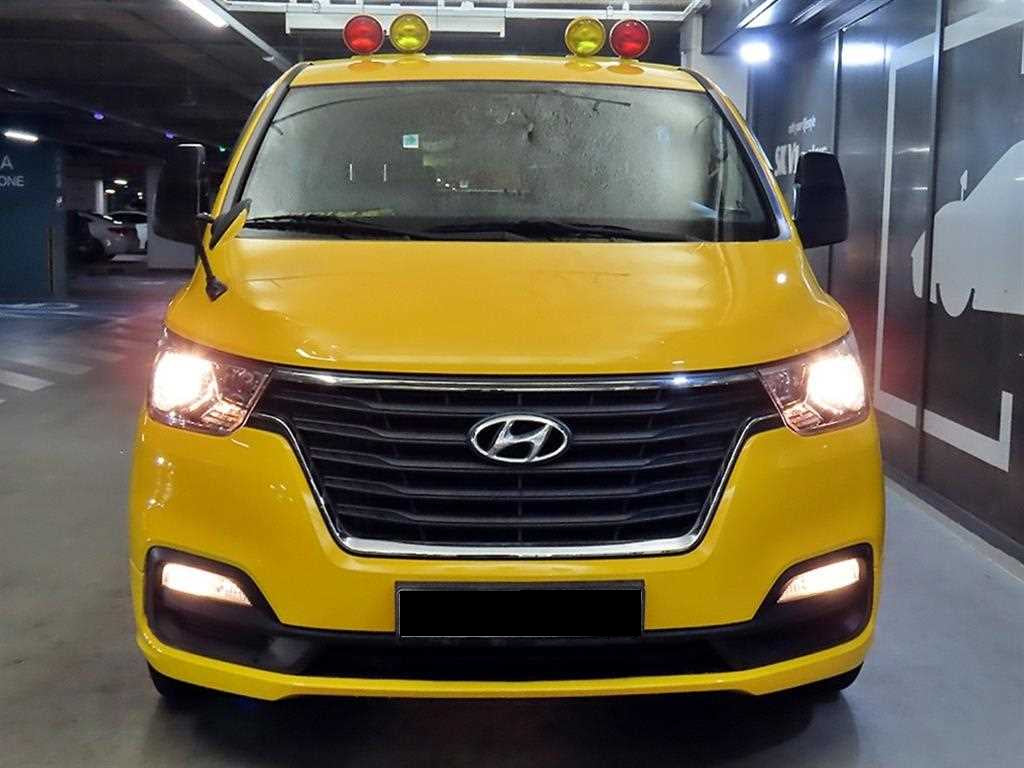 Hyundai Starex — photo 02