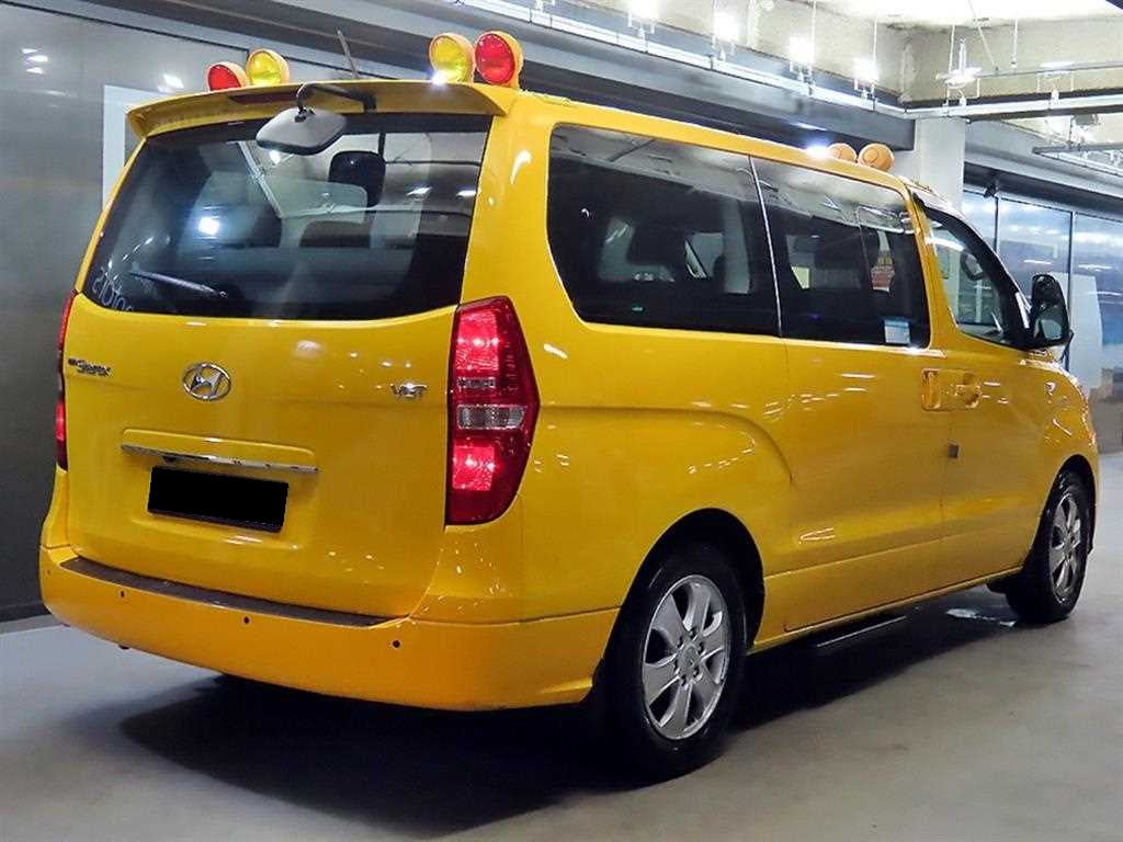 Hyundai Starex — photo 04