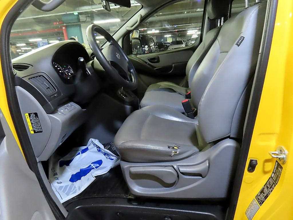 Hyundai Starex — photo 06