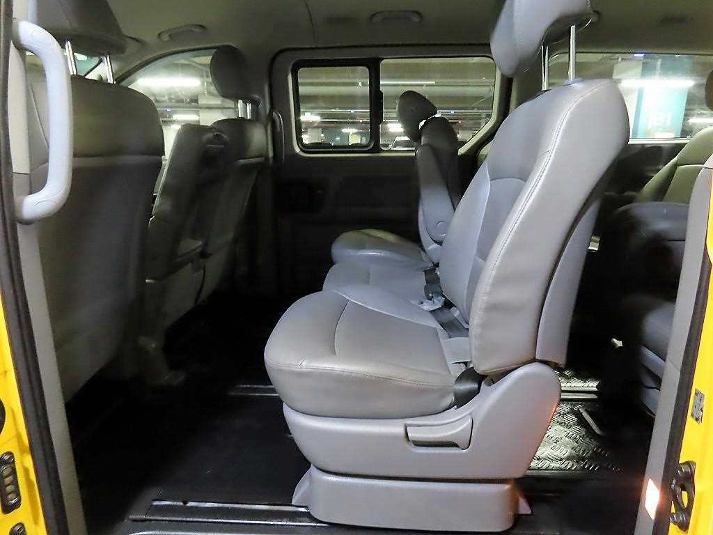 Hyundai Starex — photo 07