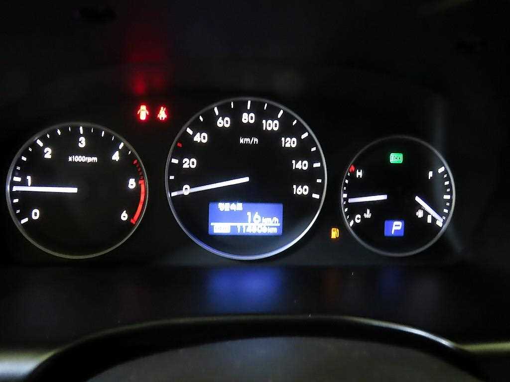 Hyundai Starex — photo 09