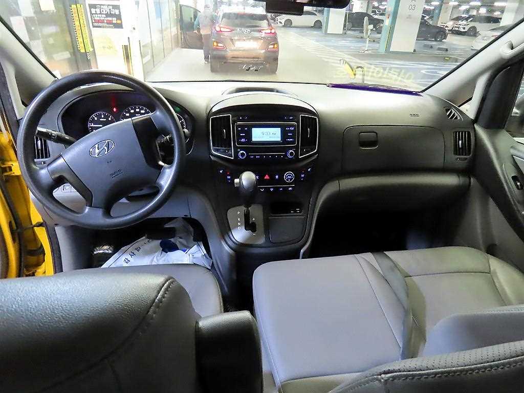 Hyundai Starex — photo 10