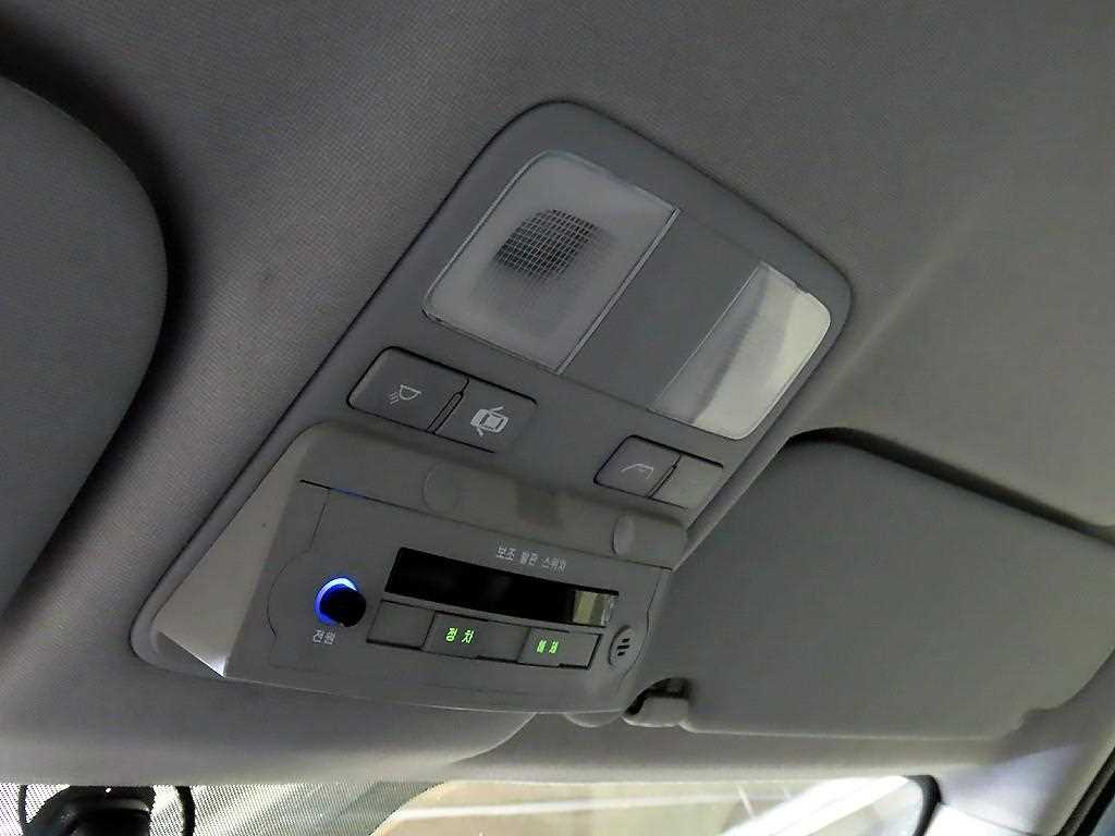 Hyundai Starex — photo 15