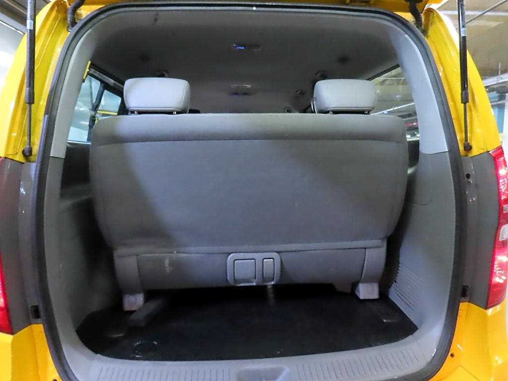 Hyundai Starex — photo 18