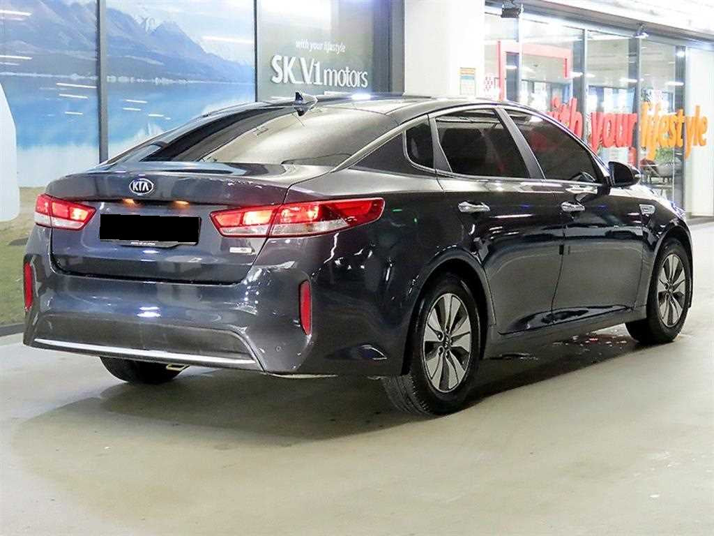 Kia K5 — photo 04