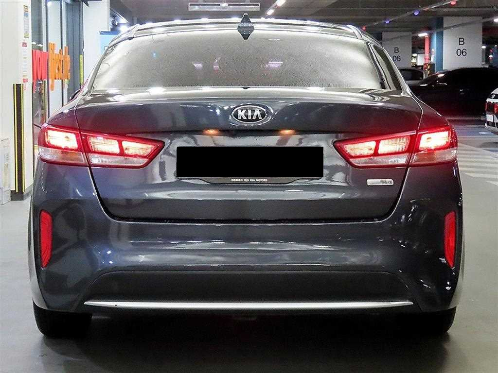 Kia K5 — photo 05