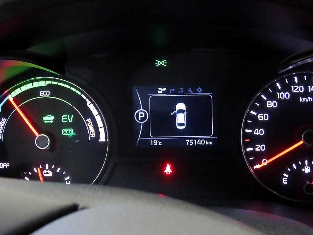 Kia K5 — photo 09