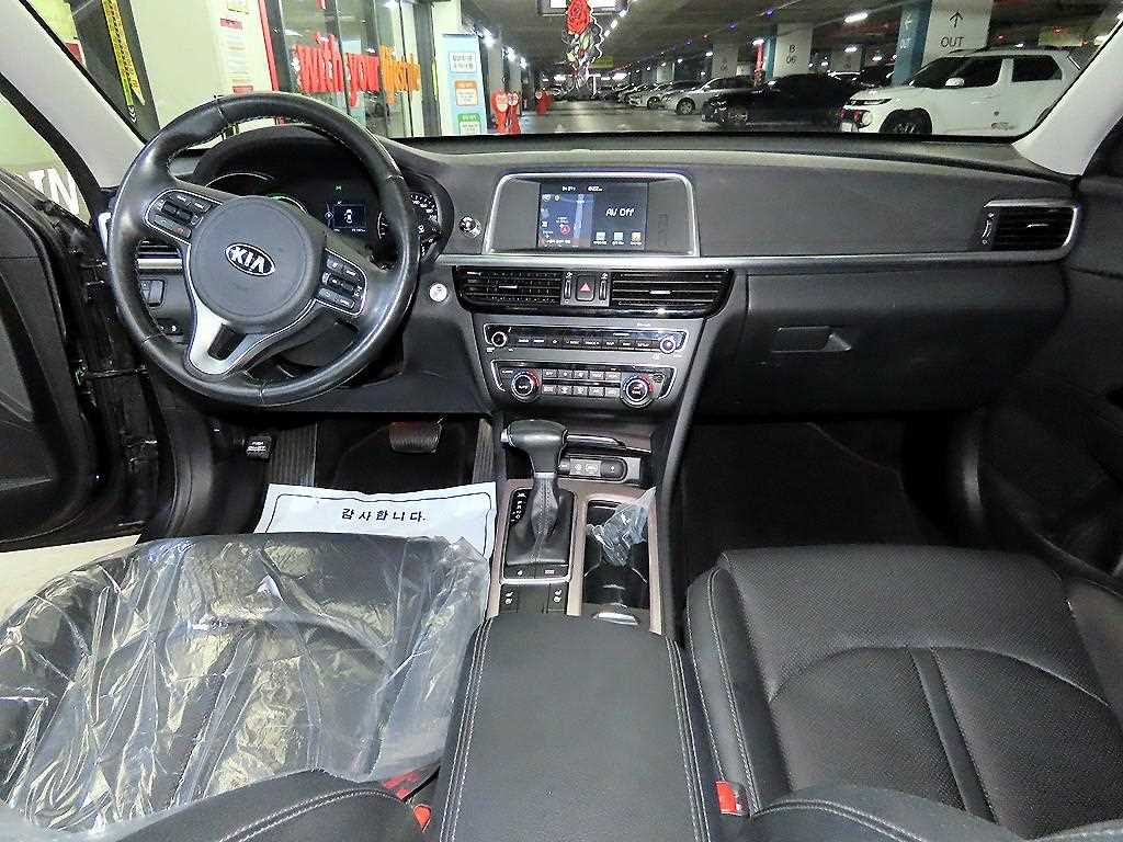 Kia K5 — photo 10