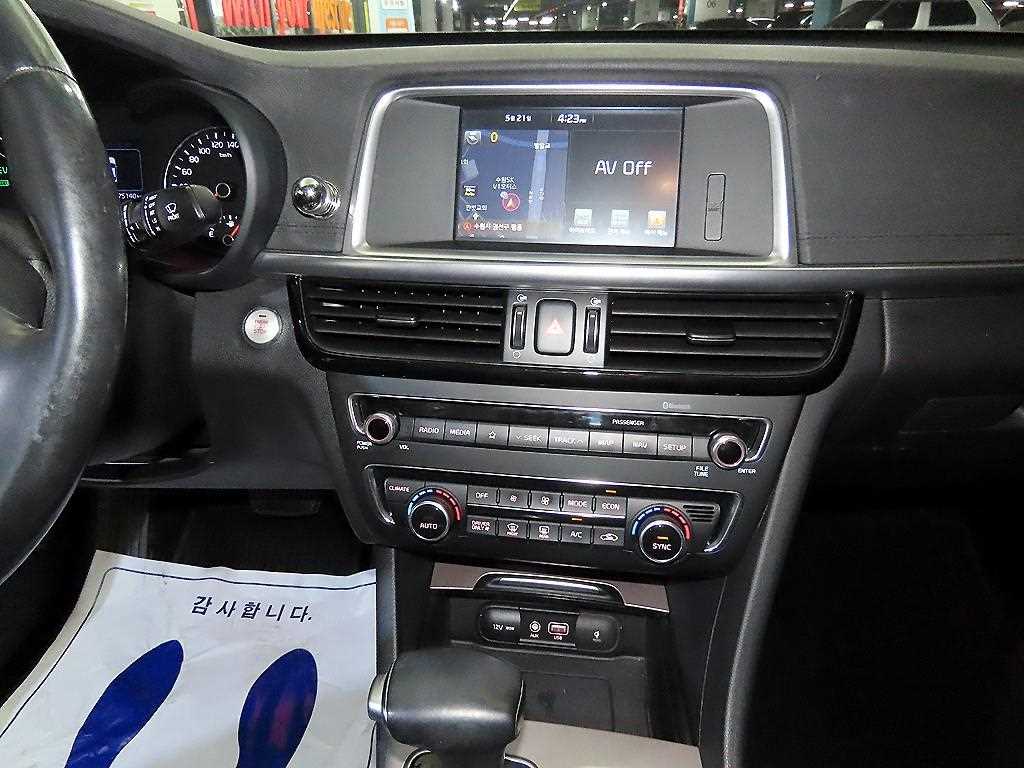 Kia K5 — photo 11
