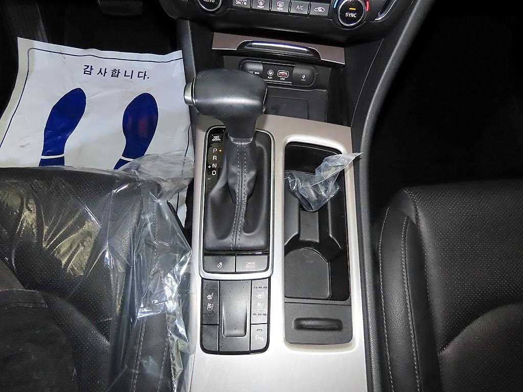 Kia K5 — photo 12