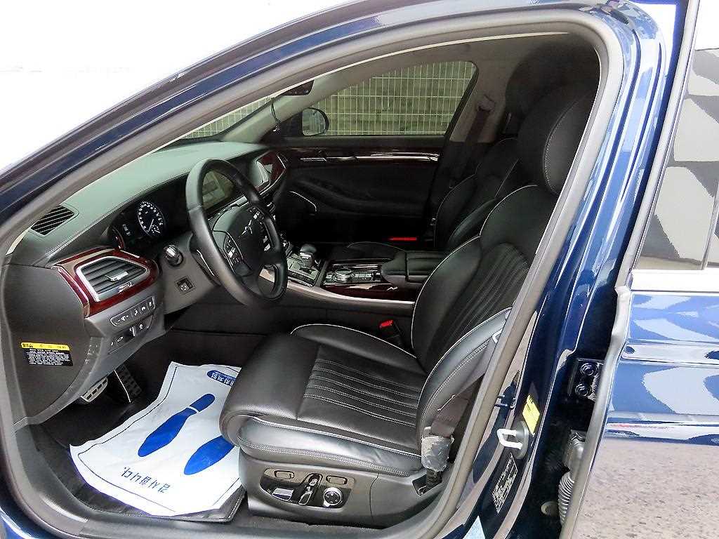 Genesis EQ900 — photo 05