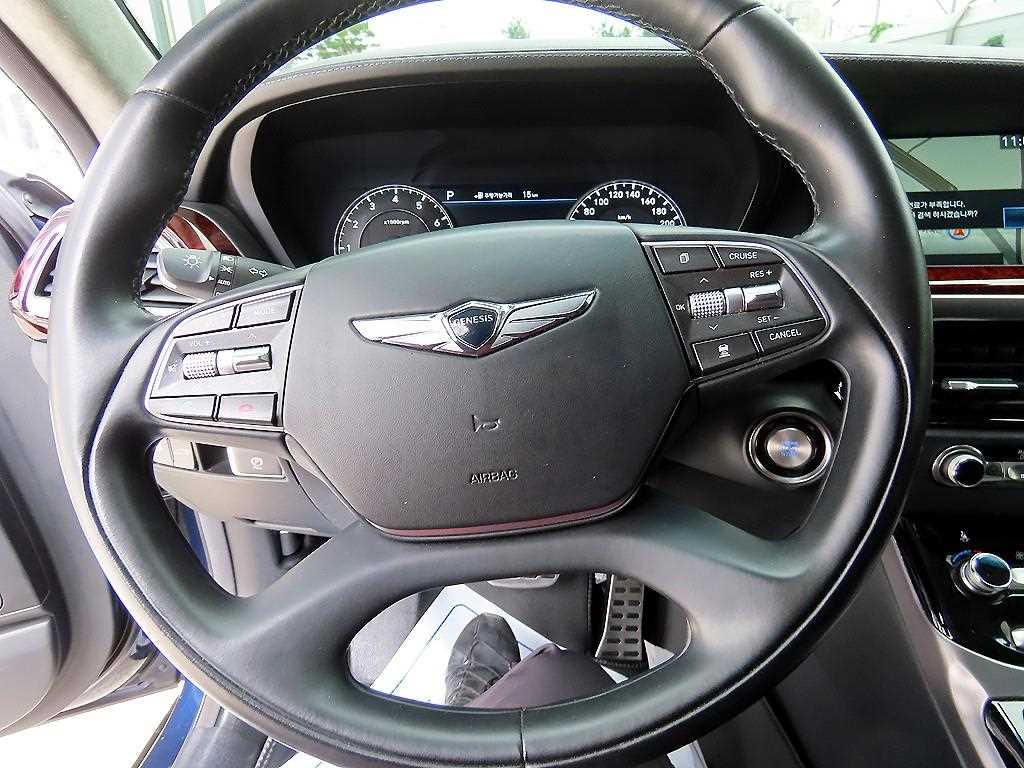 Genesis EQ900 — photo 08