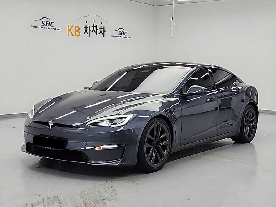 Tesla Model S — photo 02