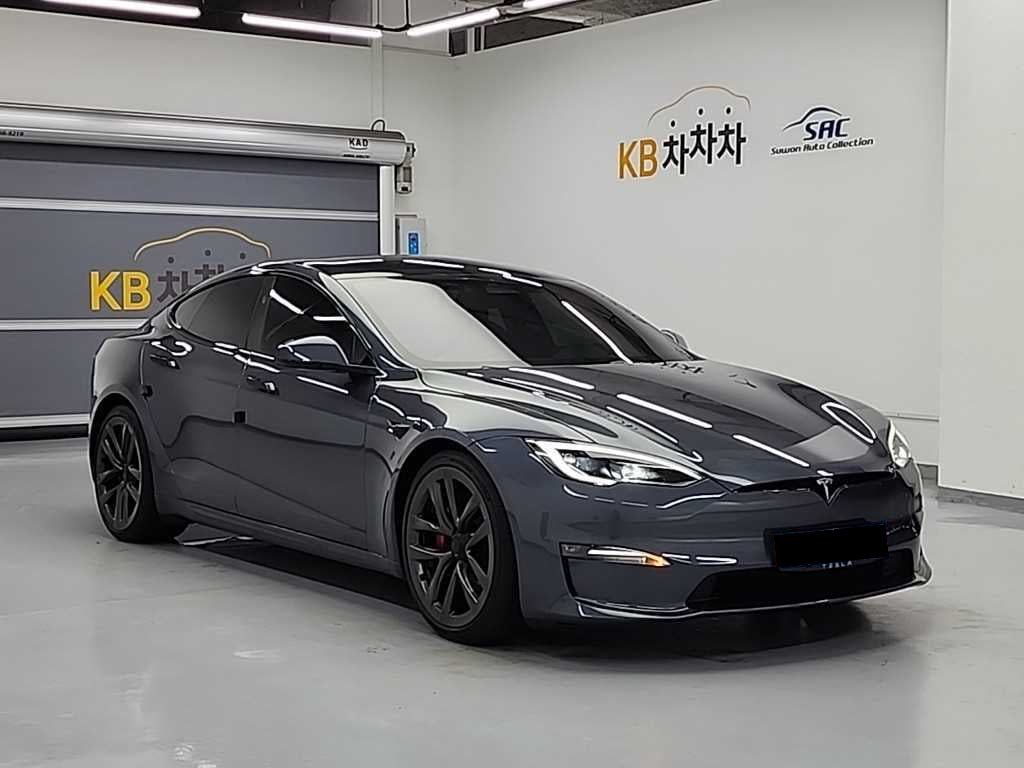 Tesla Model S — photo 04