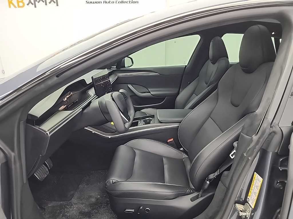 Tesla Model S — photo 11