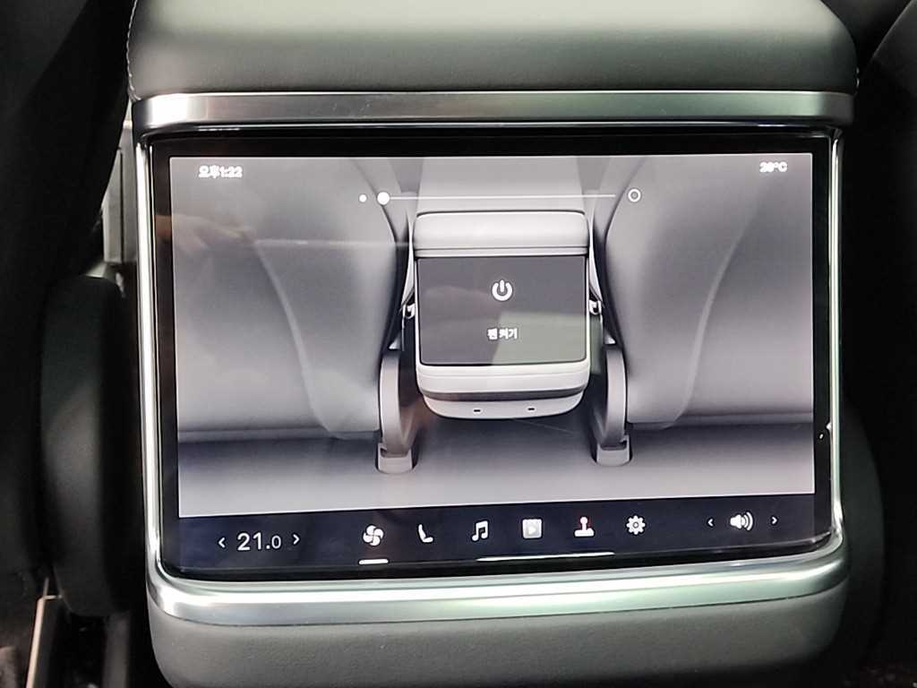 Tesla Model S — photo 13