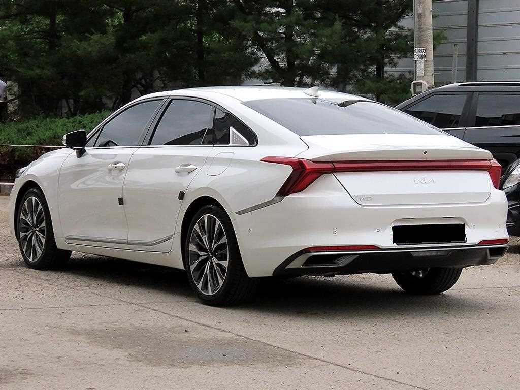 Kia K8 — photo 03