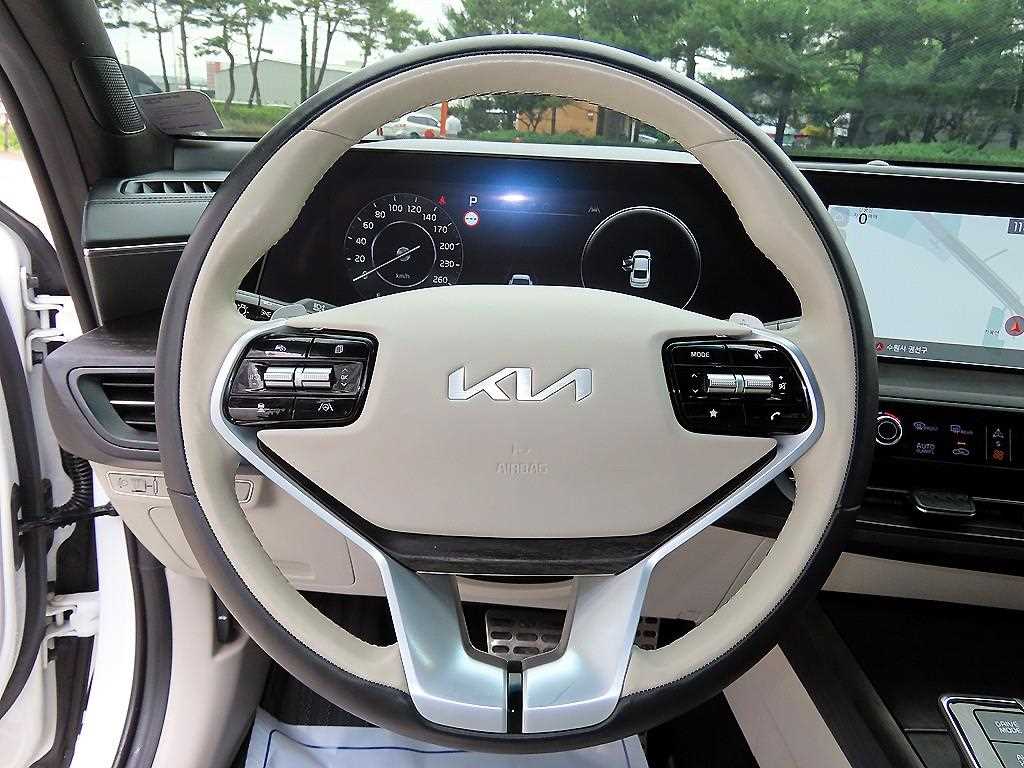 Kia K8 — photo 08